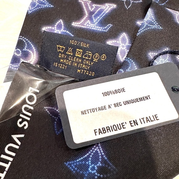 NEW Louis Vuitton Flight Mode Bandeau Blue Scarf - Picture 5 of 9